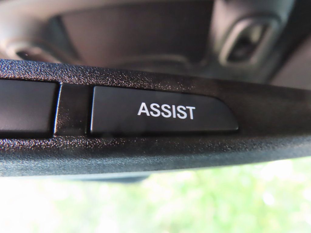 Certified 2022 Chrysler Pacifica Limited w/ S Appearance Package image 16