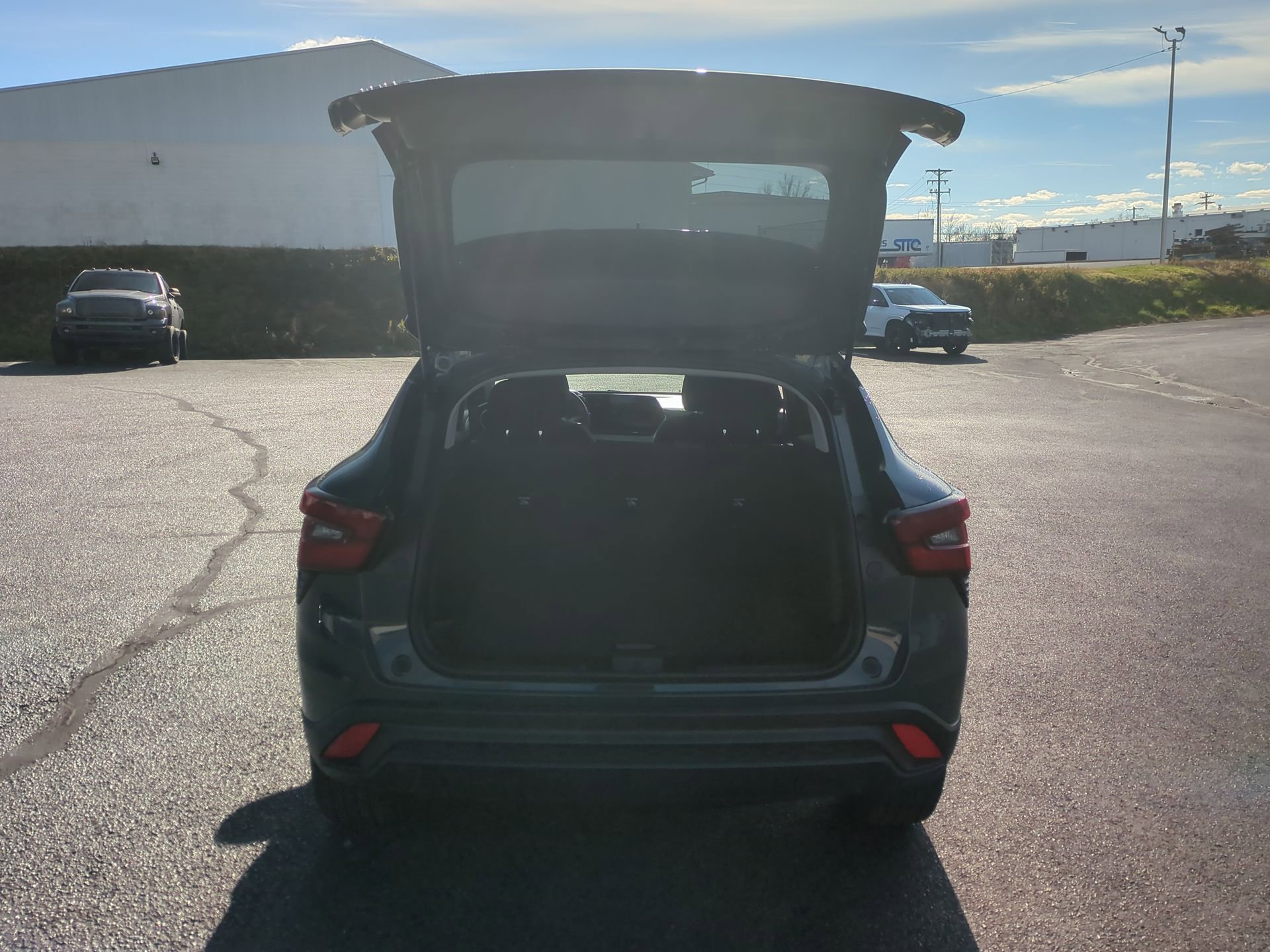 Certified 2025 Chevrolet Trax LS image 24