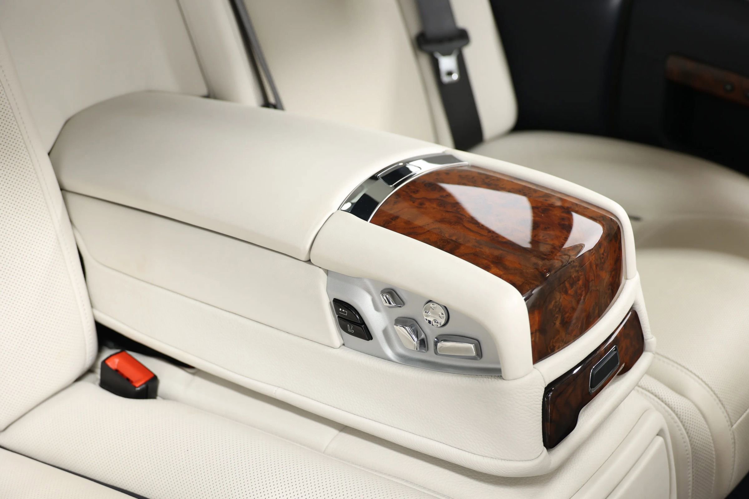 Used 2015 Rolls-Royce Ghost image 89