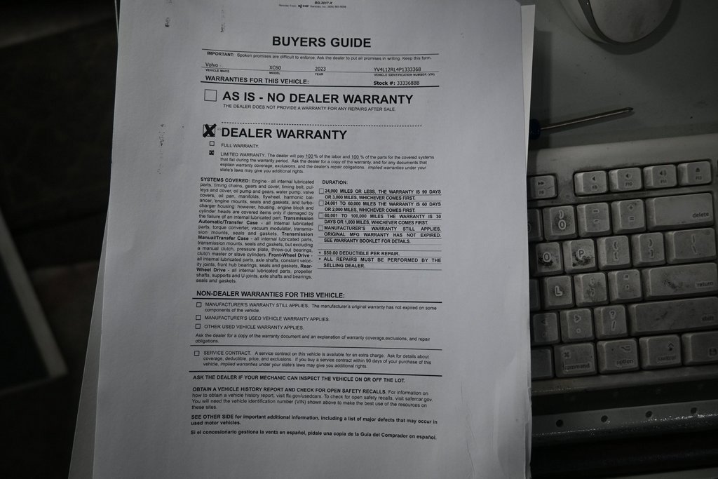 Used 2023 Volvo XC60 B5 Plus image 9