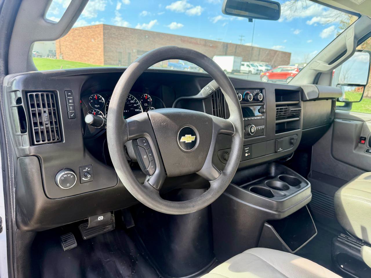 Used 2017 Chevrolet Express 3500 image 17