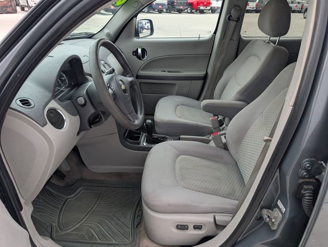 Used 2009 Chevrolet HHR LT image 2