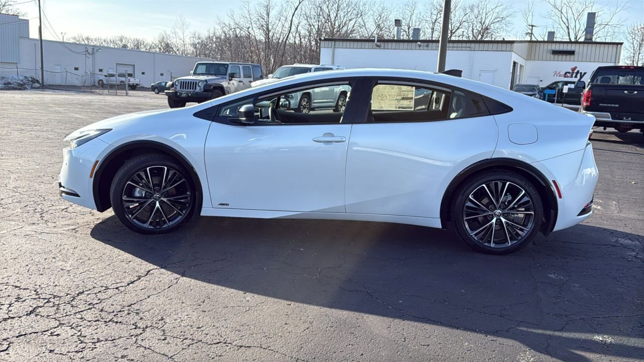 New 2026 Toyota Prius XLE image 4