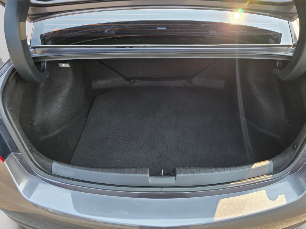 Used 2018 Acura ILX w/ Premium Package FWD image 21