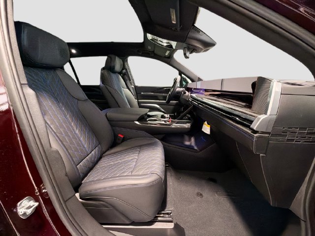 New 2026 Cadillac Escalade IQ Sport 1 w/ LPO, ONYX Package AWD/4WD image 26