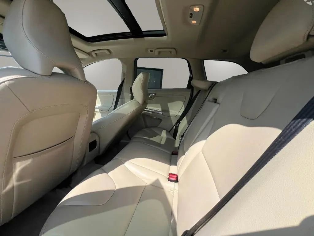 Used 2015 Volvo XC60 T5 AWD/4WD image 13