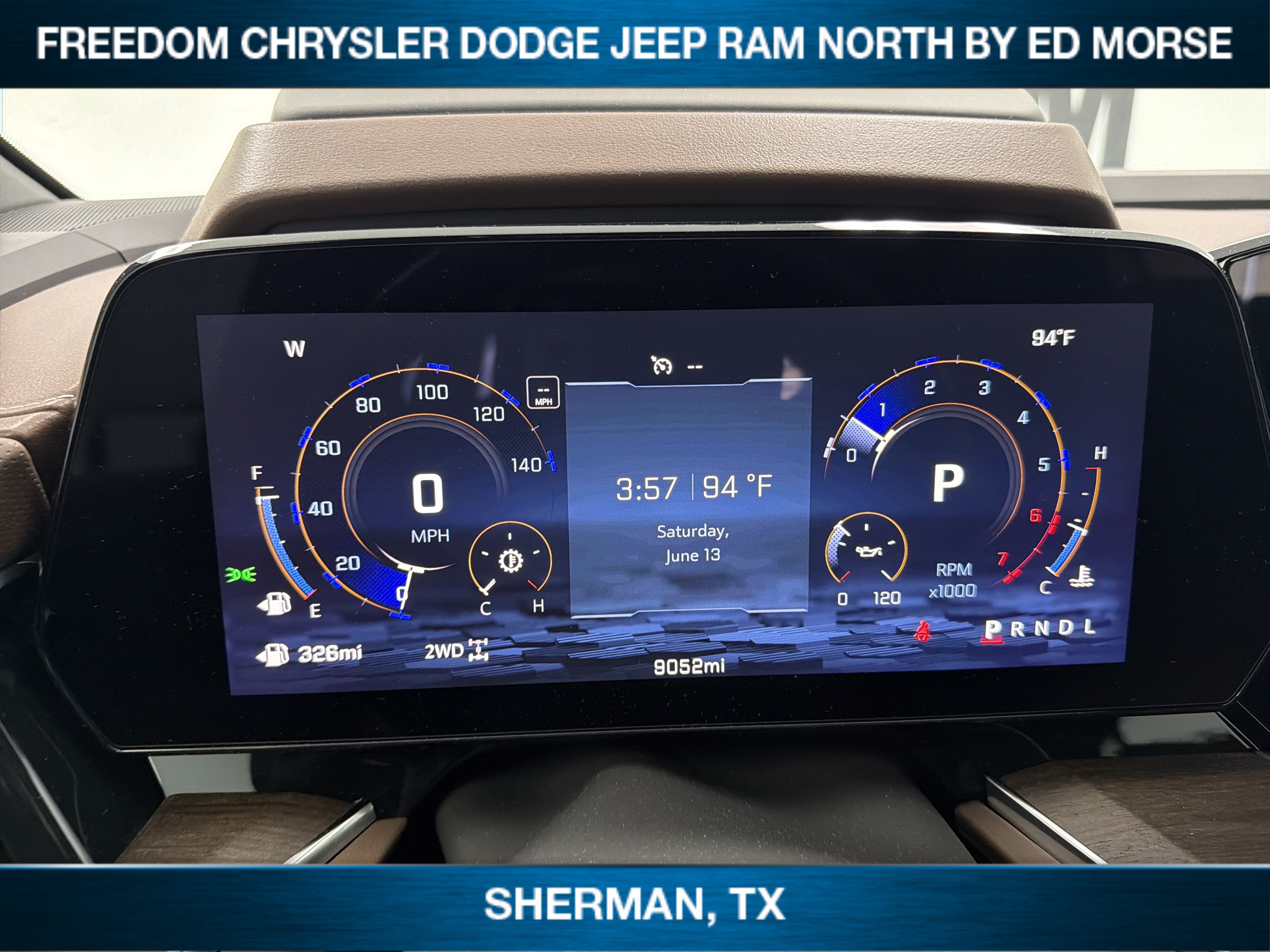 Used 2025 Chevrolet Suburban High Country AWD/4WD image 15
