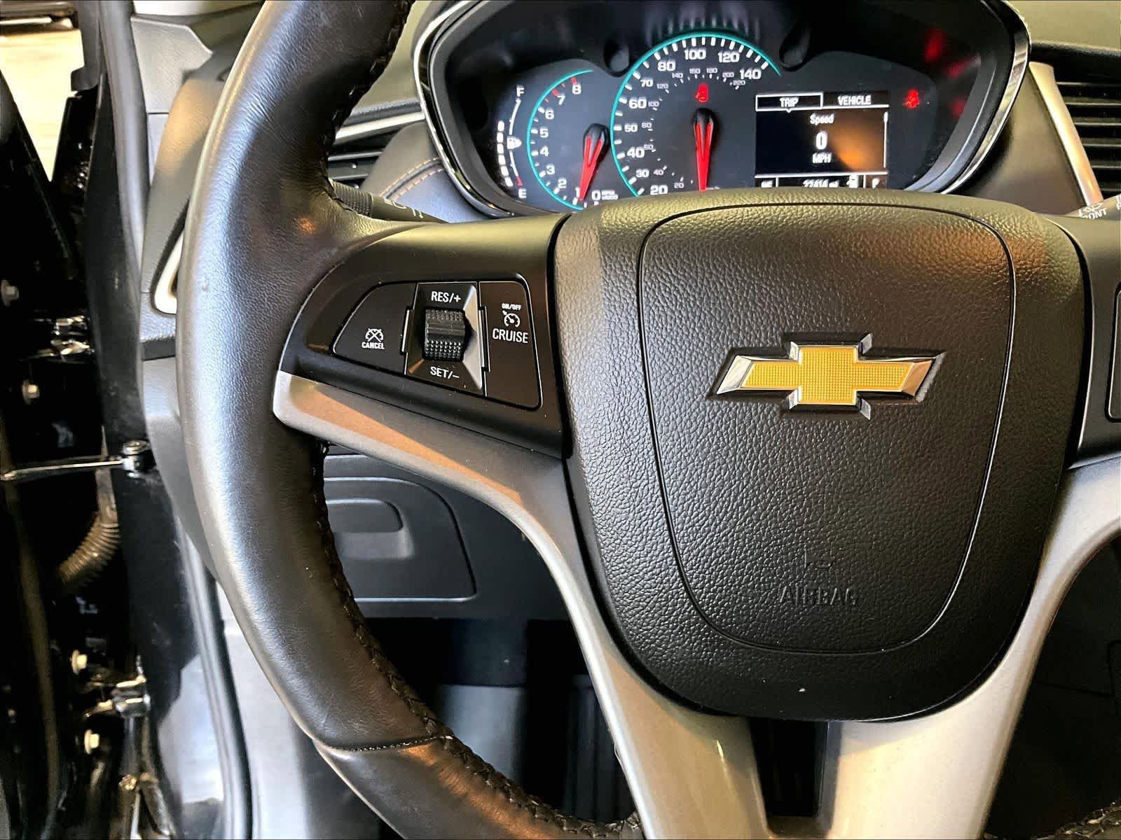 Used 2022 Chevrolet Trax LT w/ Midnight Edition AWD/4WD image 24