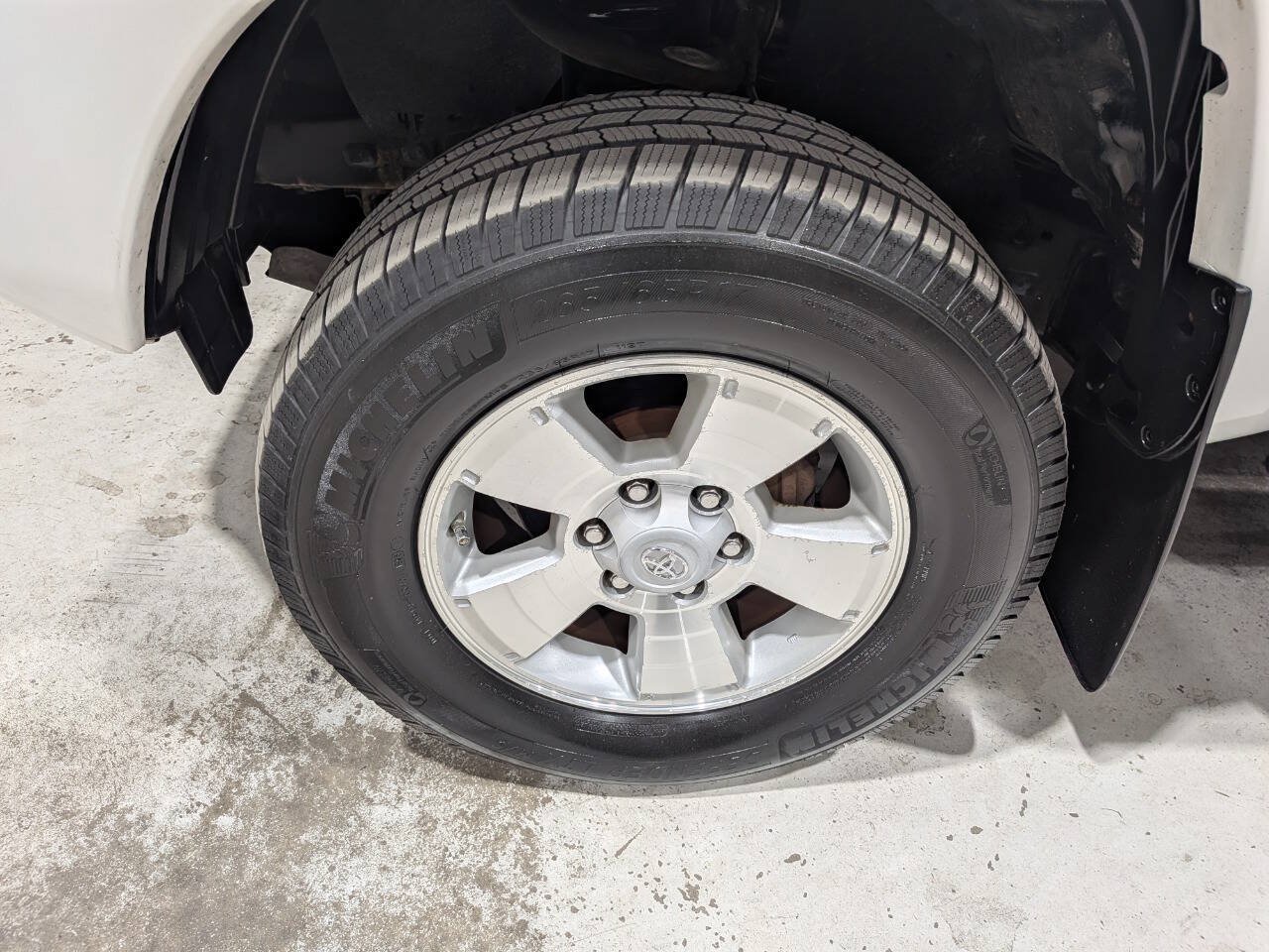 Used 2015 Toyota Tacoma PreRunner w/ TRD Sport Package RWD image 8