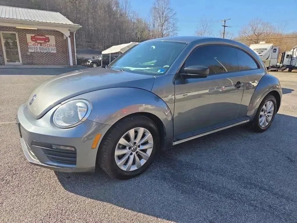 Used 2017 Volkswagen Beetle 1.8T FWD image 1