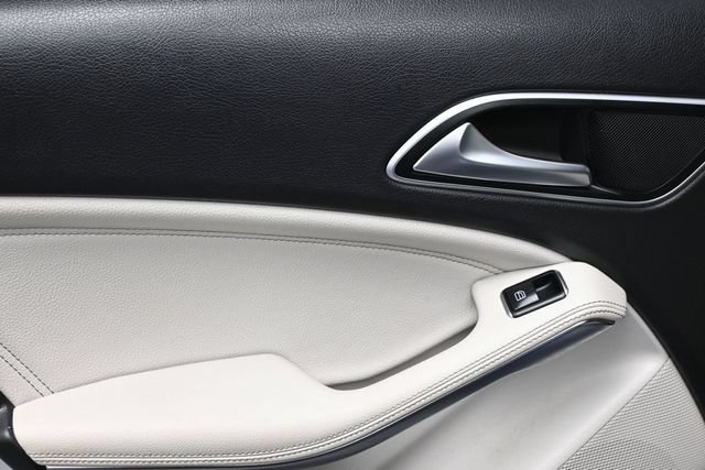 Used 2019 Mercedes-Benz CLA 250 4MATIC image 10