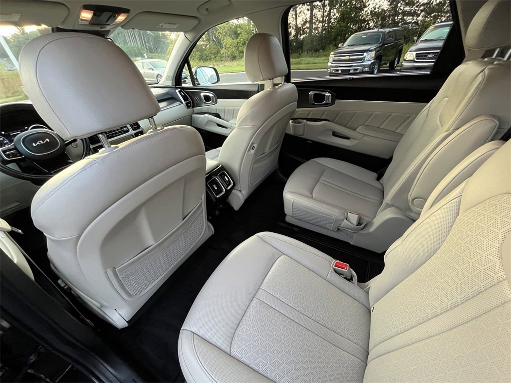 Used 2023 Kia Sorento SX Prestige image 24