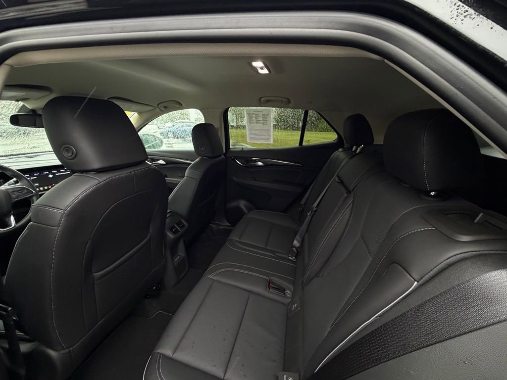 Used 2023 Buick Envision Essence image 23