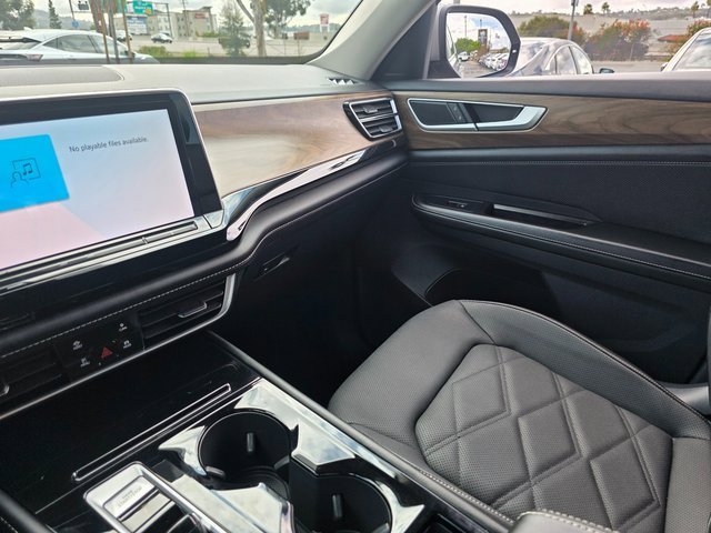 Used 2024 Volkswagen Atlas SE image 33