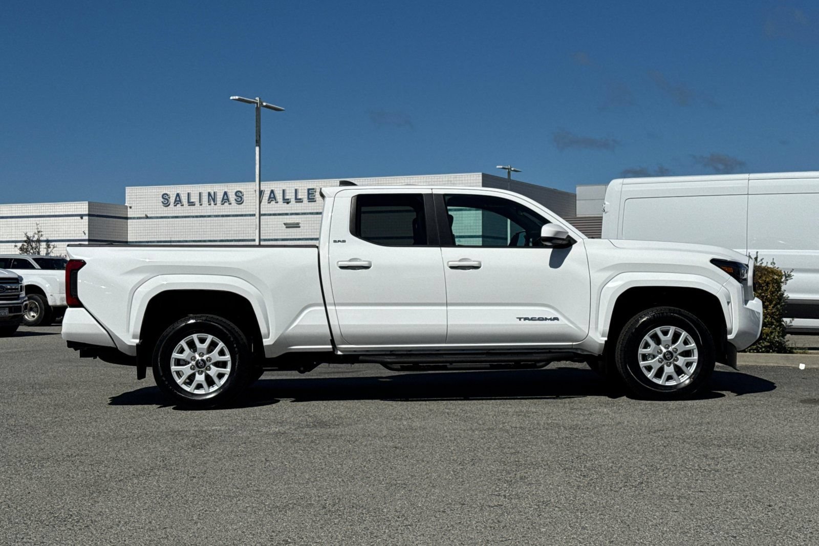 Used 2024 Toyota Tacoma SR5 AWD/4WD image 3