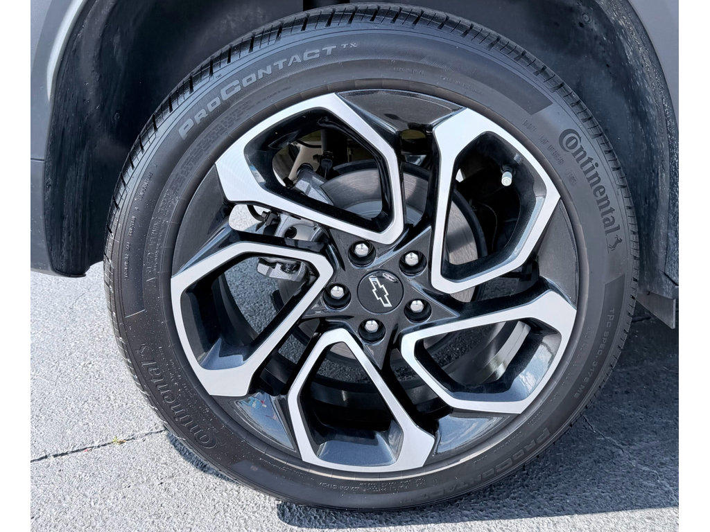 Used 2024 Chevrolet Trax RS w/ Driver Confidence Package FWD image 34
