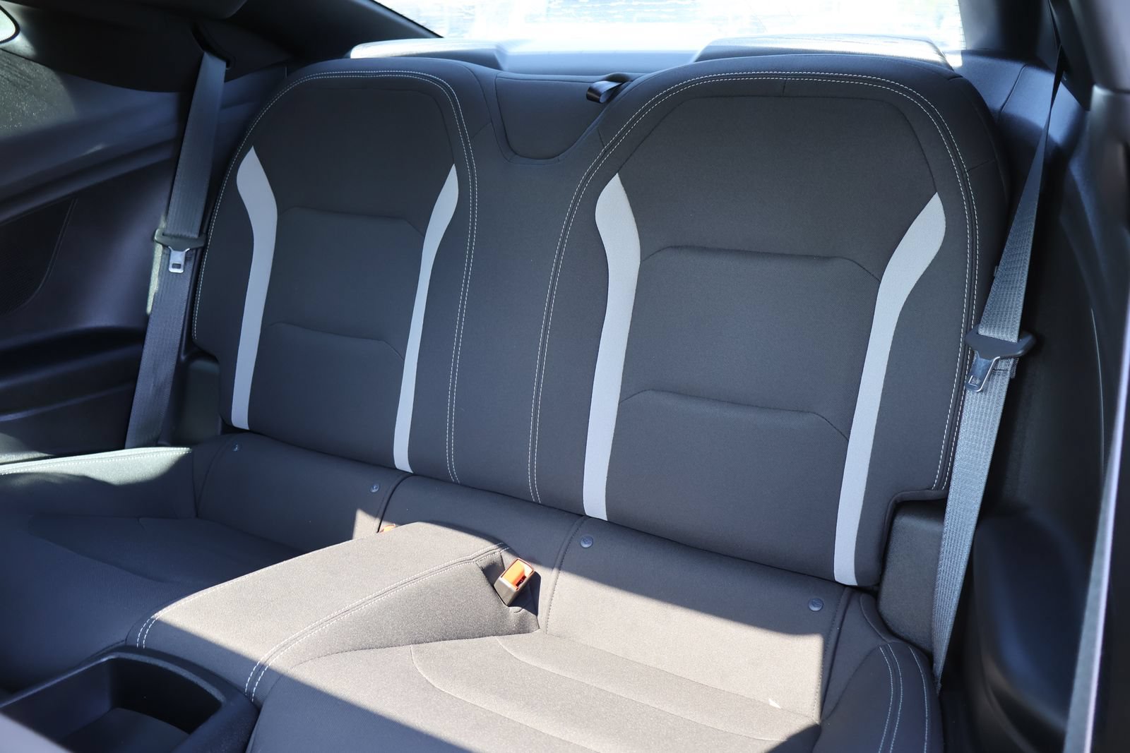 Used 2018 Chevrolet Camaro SS RWD image 13