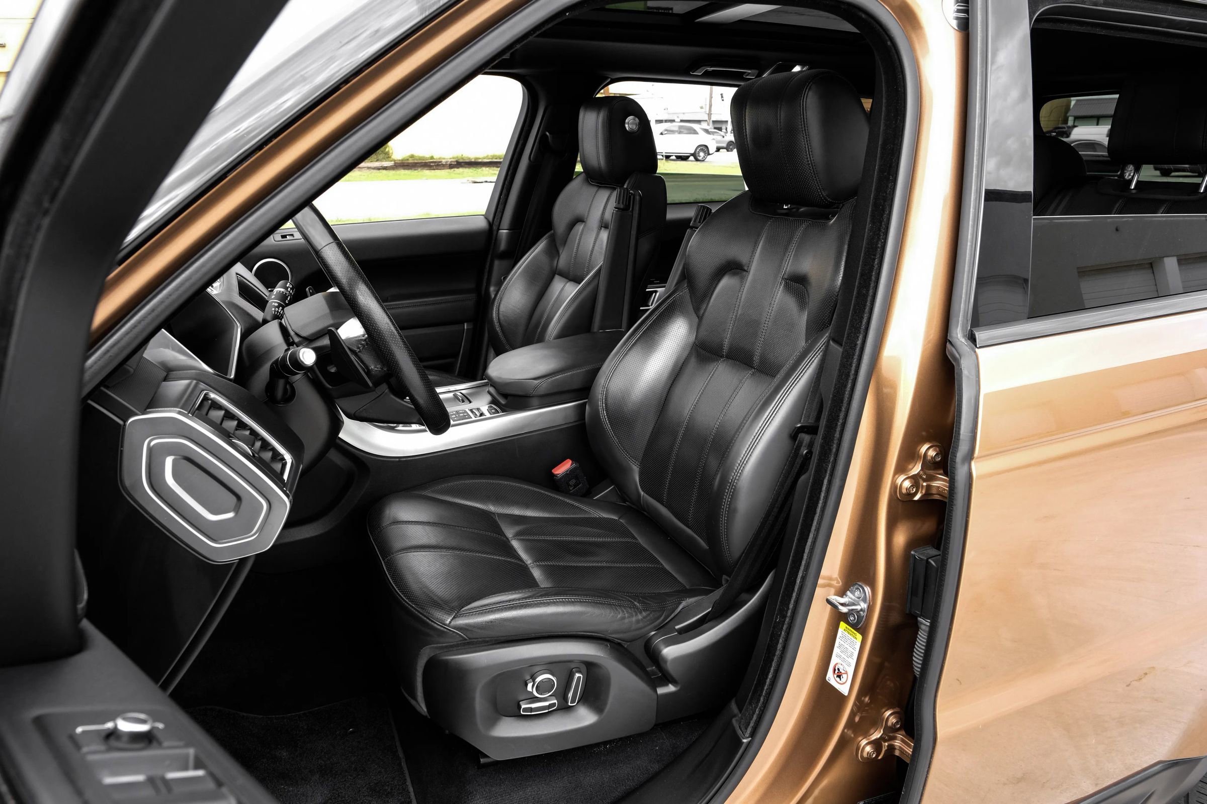 Used 2017 Land Rover Range Rover Sport image 32