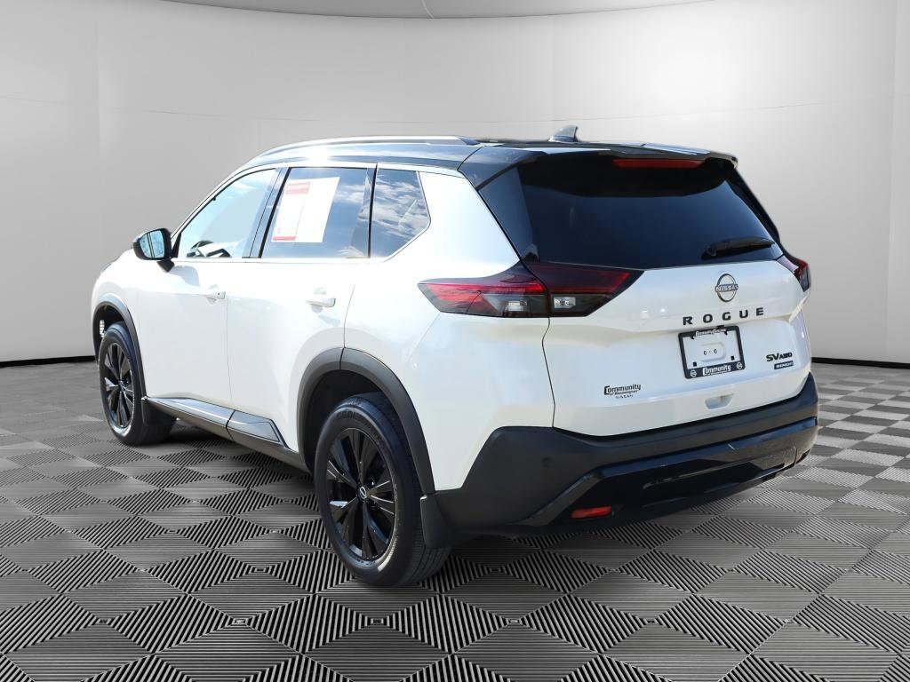 Used 2023 Nissan Rogue SV w/ SV Premium B Package image 5