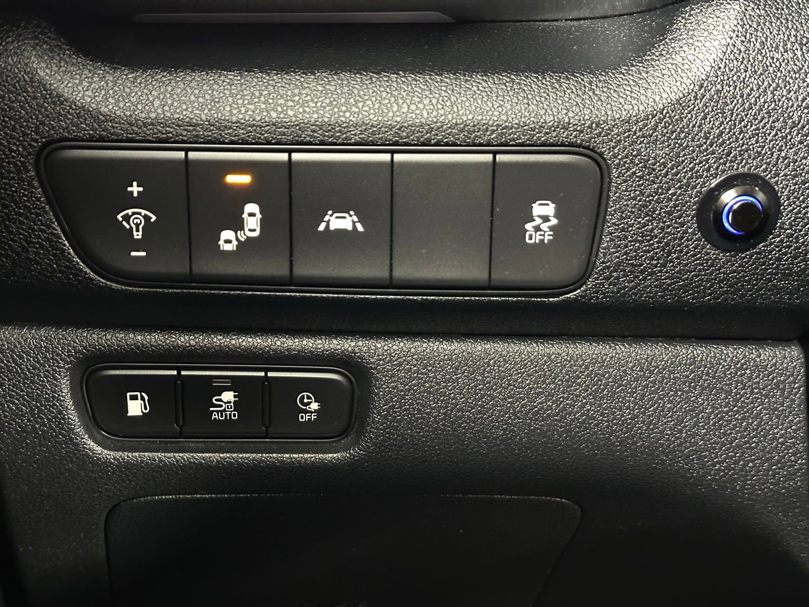 Used 2020 Kia Niro EX image 19