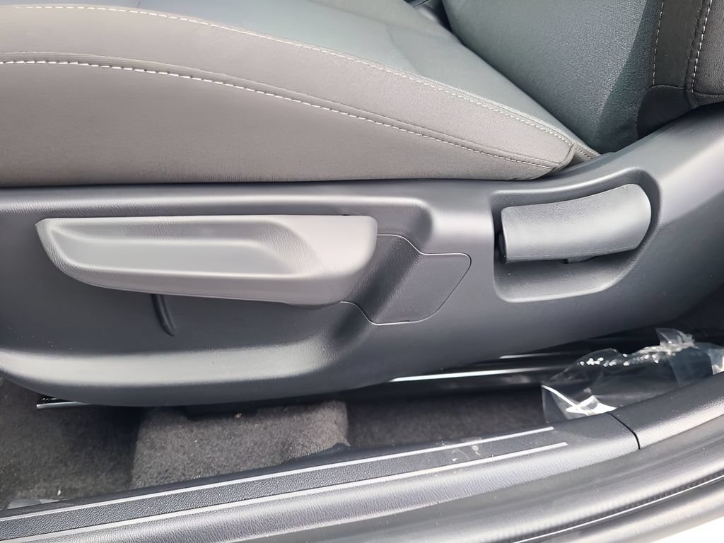Used 2025 Kia K4 FWD image 33