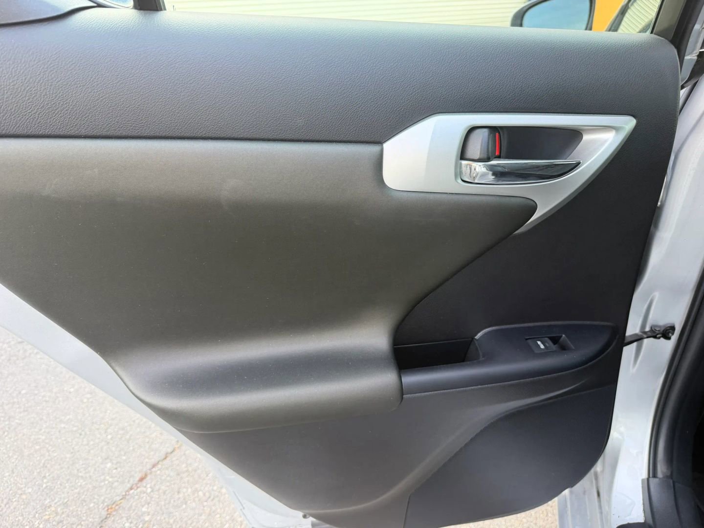 Used 2013 Lexus CT 200h w/ Premium Pkg w/Navigation FWD image 12
