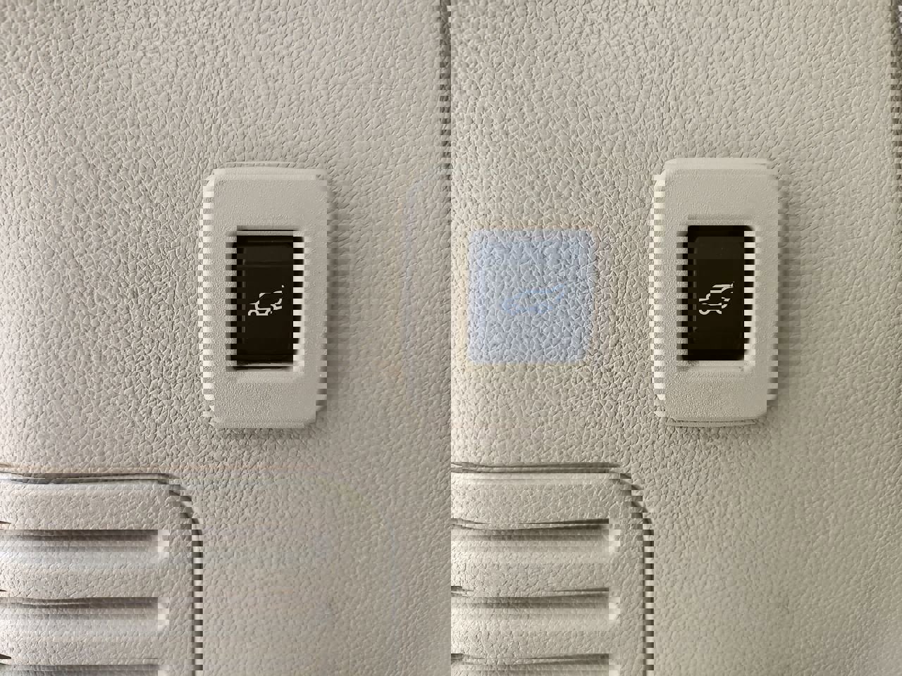 Used 2015 Lincoln Navigator 4WD w/ Equipment Group 101A Reserve image 19