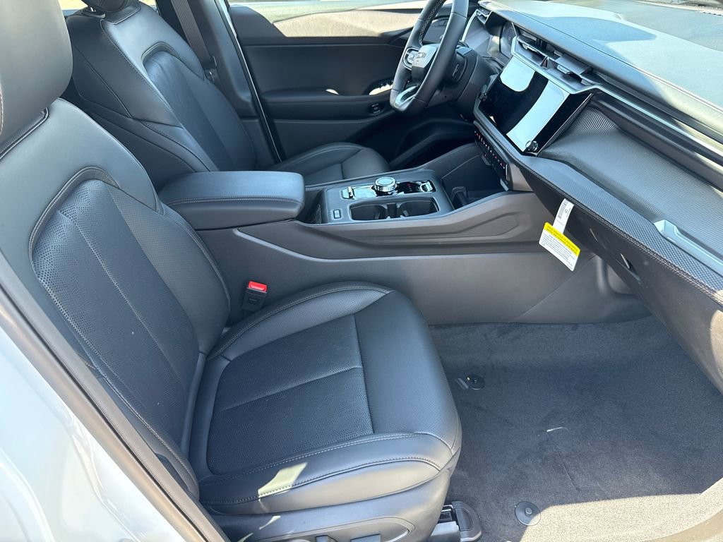 New 2026 Jeep Cherokee Overland w/ Advanced Pro Tech Group AWD/4WD image 11
