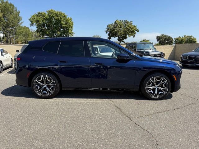 Used 2026 BMW iX xDrive45 w/ Premium Package image 7