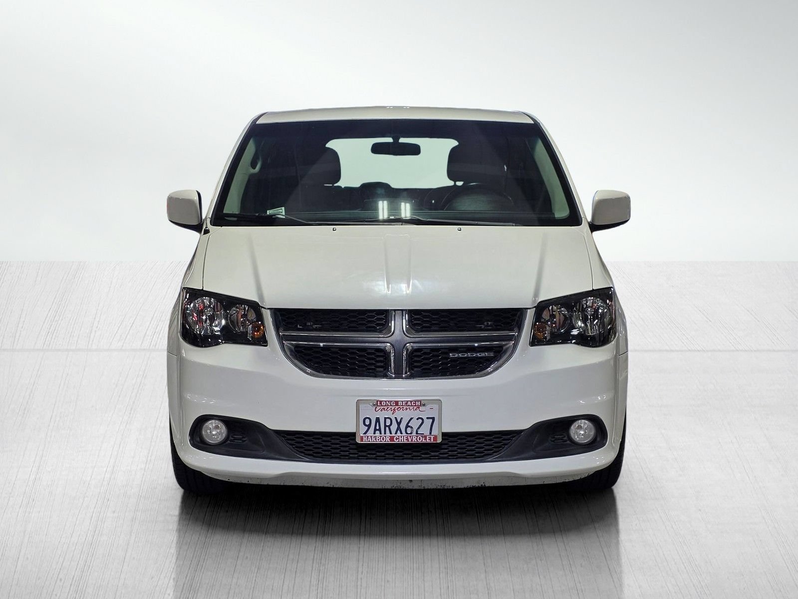 Used 2012 Dodge Grand Caravan Crew FWD image 2