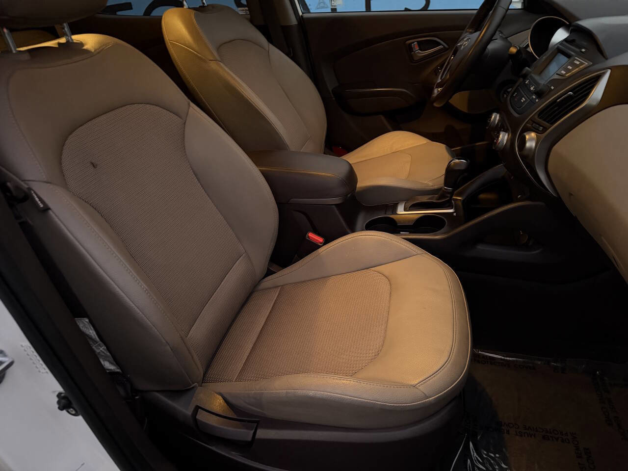 Used 2015 Hyundai Tucson SE image 36