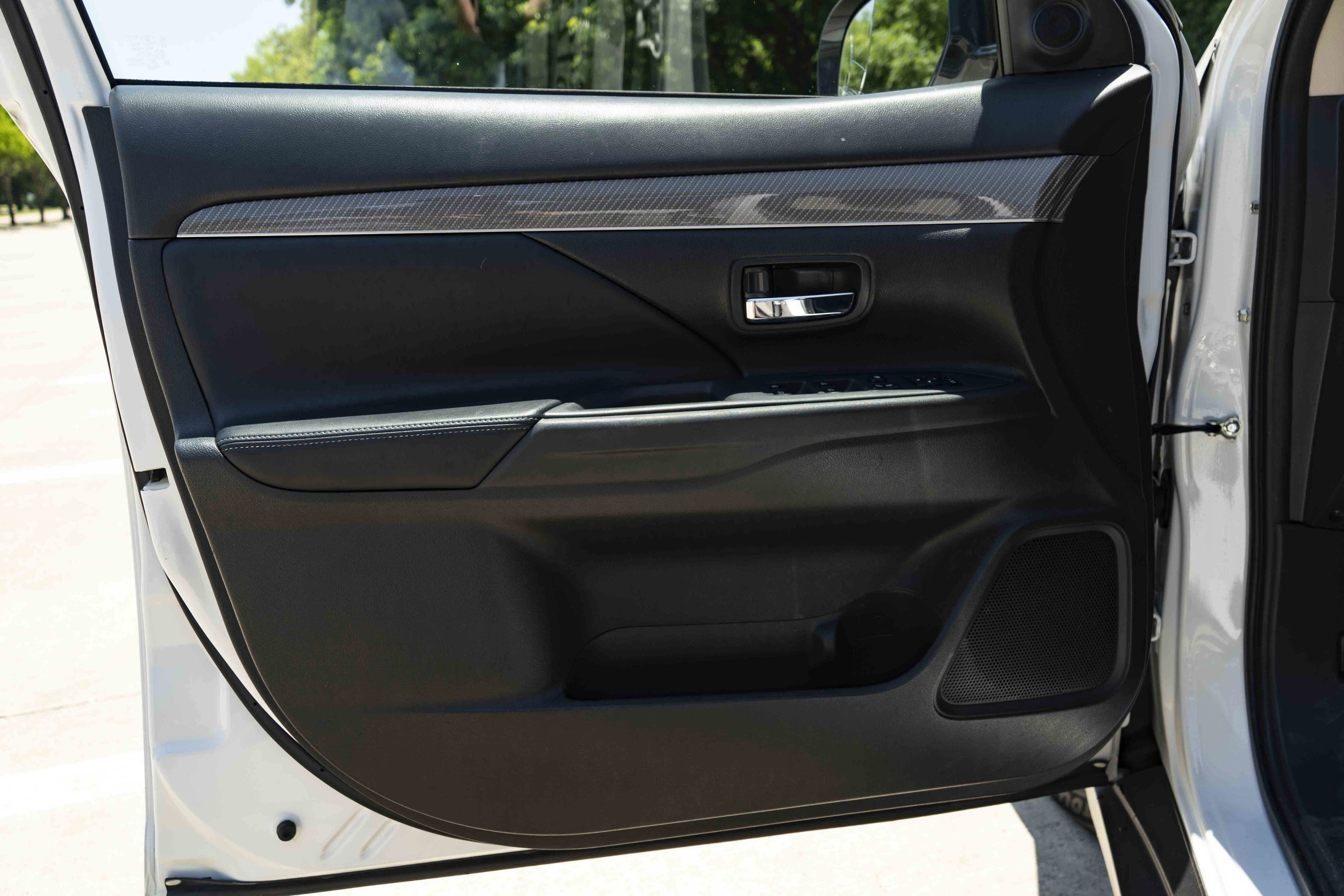 Used 2020 Mitsubishi Outlander SEL FWD image 35