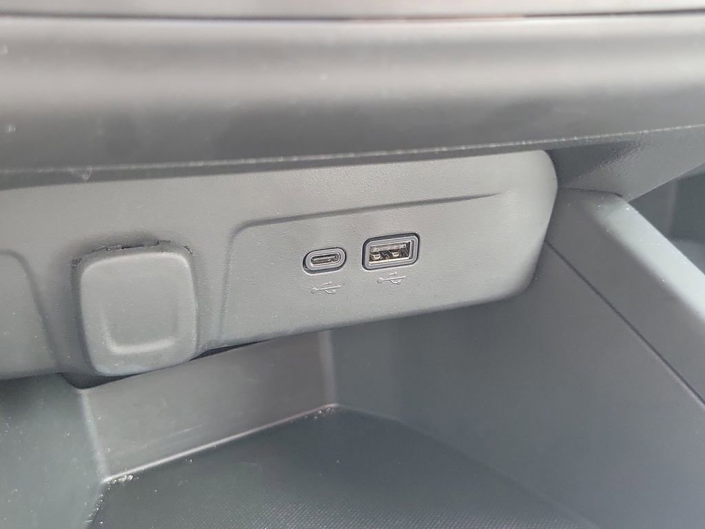 Certified 2024 Chevrolet Trax LS w/ LS Convenience Package FWD image 32