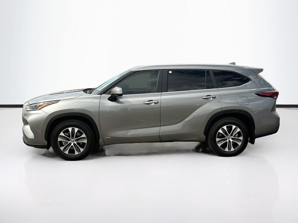 Certified 2026 Toyota Highlander XLE AWD/4WD image 8