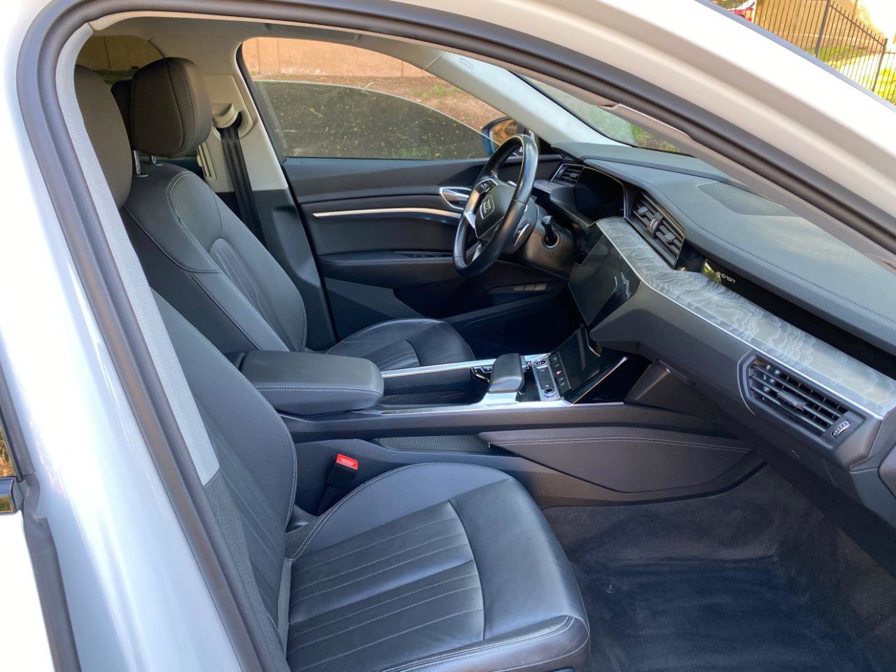 Used 2021 Audi e-tron Premium w/ Convenience Plus Package AWD/4WD image 54