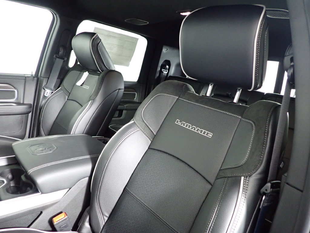 New 2026 RAM 2500 Laramie w/ Night Edition AWD/4WD image 23