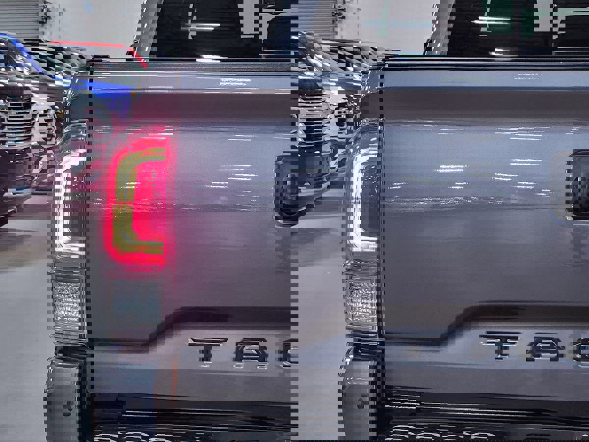 Used 2021 Toyota Tacoma TRD Sport w/ Technology Package image 20