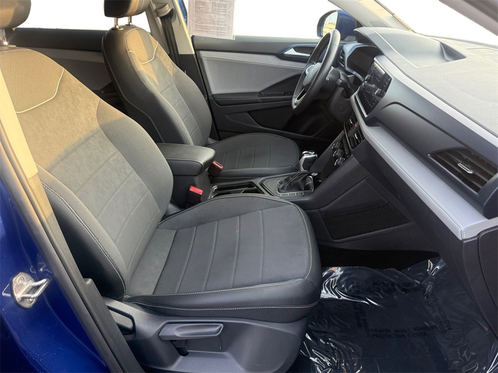 Used 2024 Volkswagen Taos SE image 17