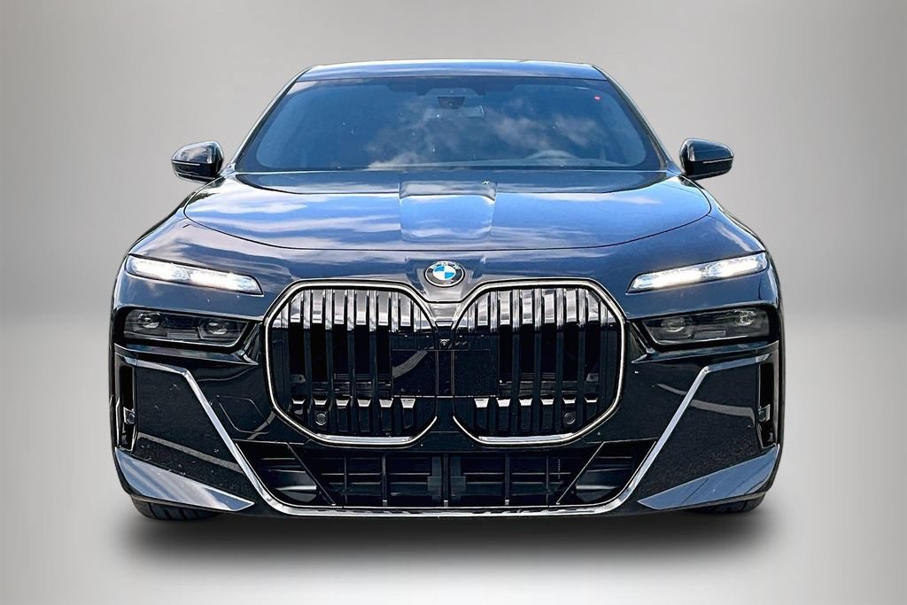 Certified 2026 BMW 760i xDrive w/ Executive Package AWD/4WD image 3