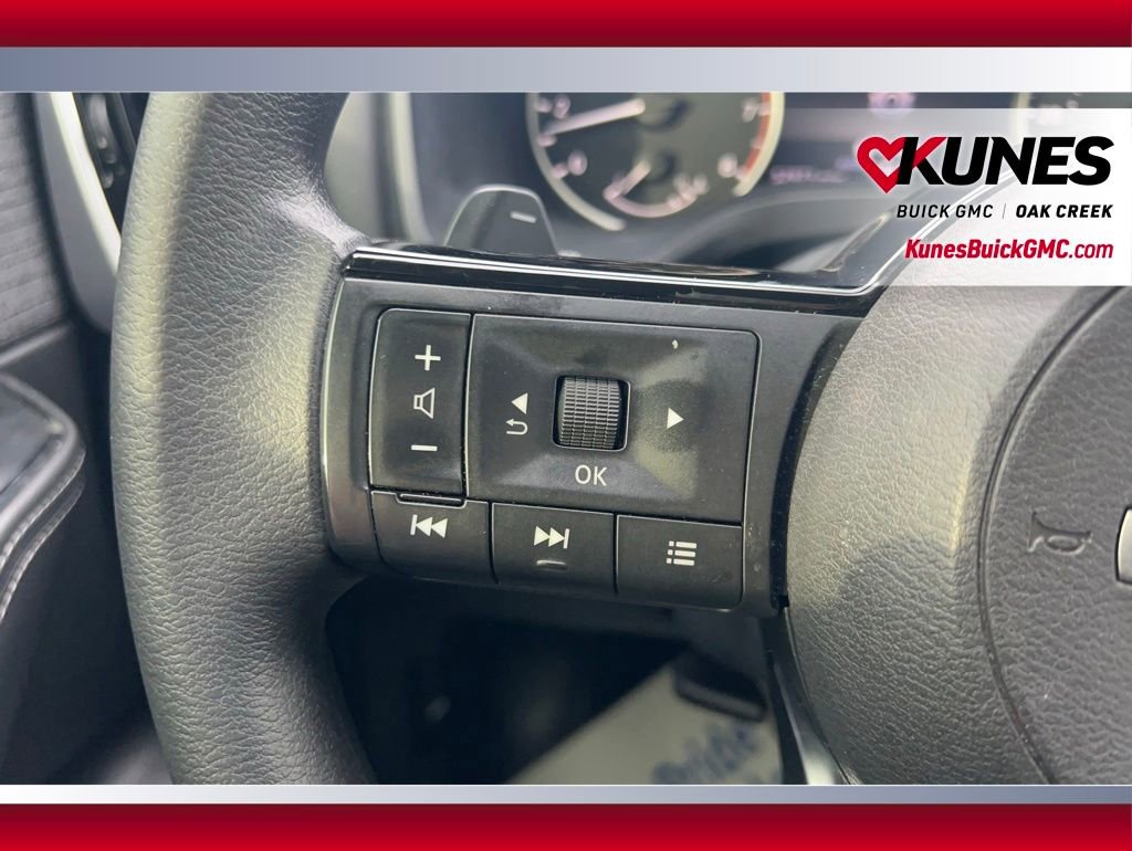 Used 2022 Nissan Rogue SV image 15