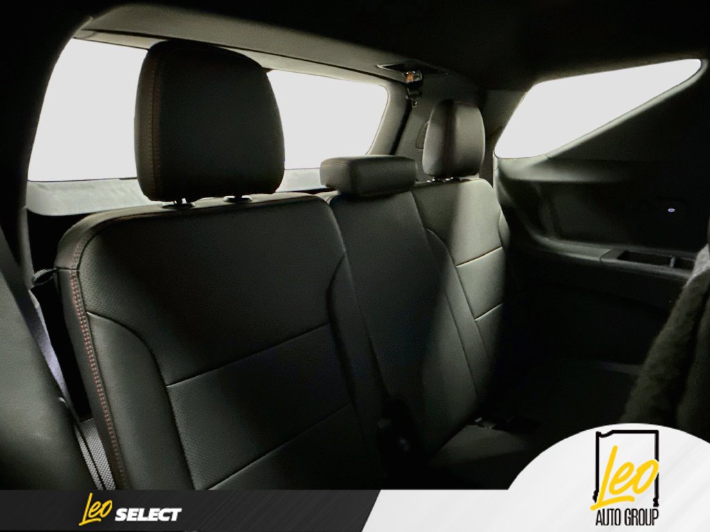 Used 2026 Chevrolet Traverse RS AWD/4WD image 32