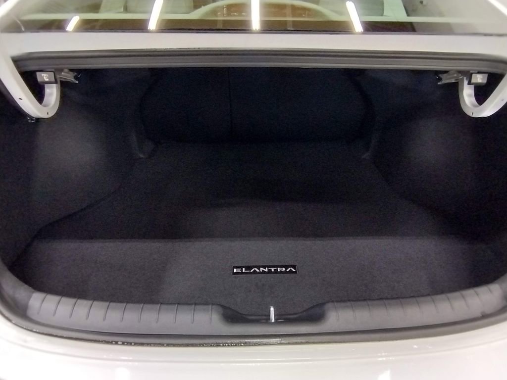 New 2026 Hyundai Elantra SEL Sport FWD image 12