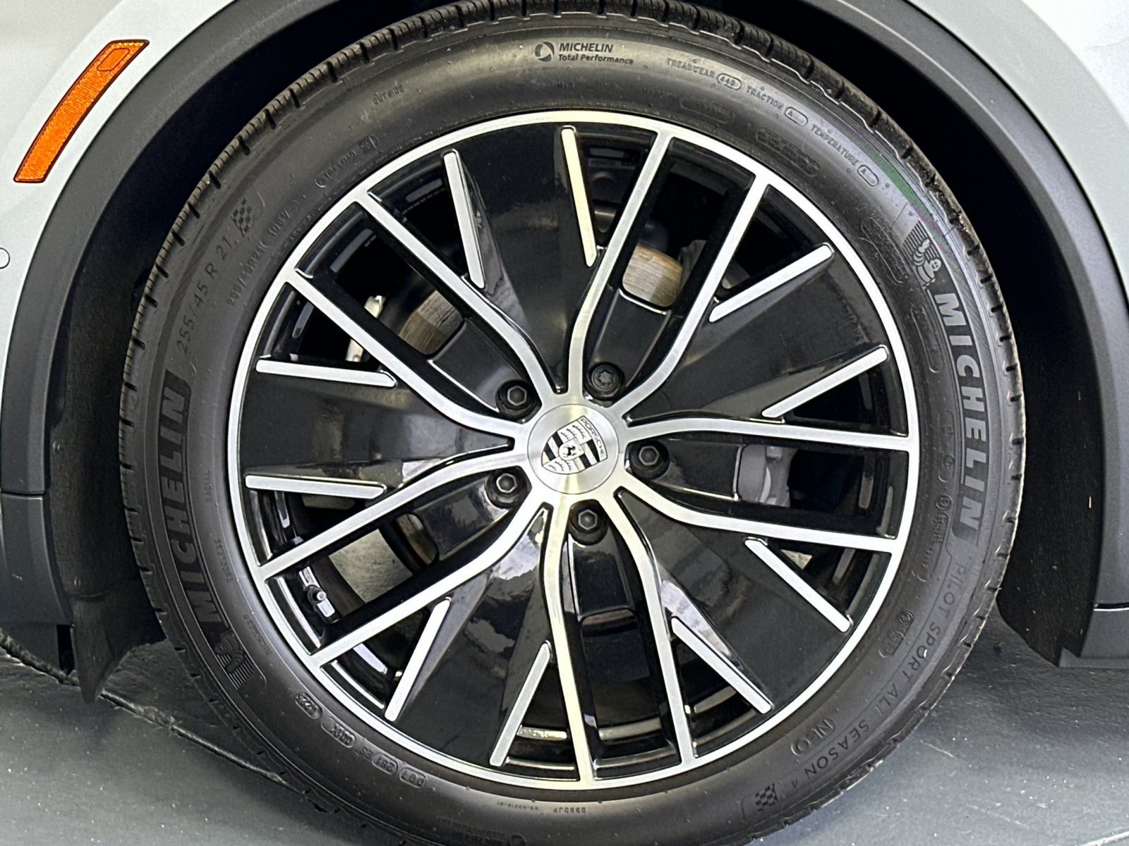 Certified 2025 Porsche Macan Electric RWD image 34