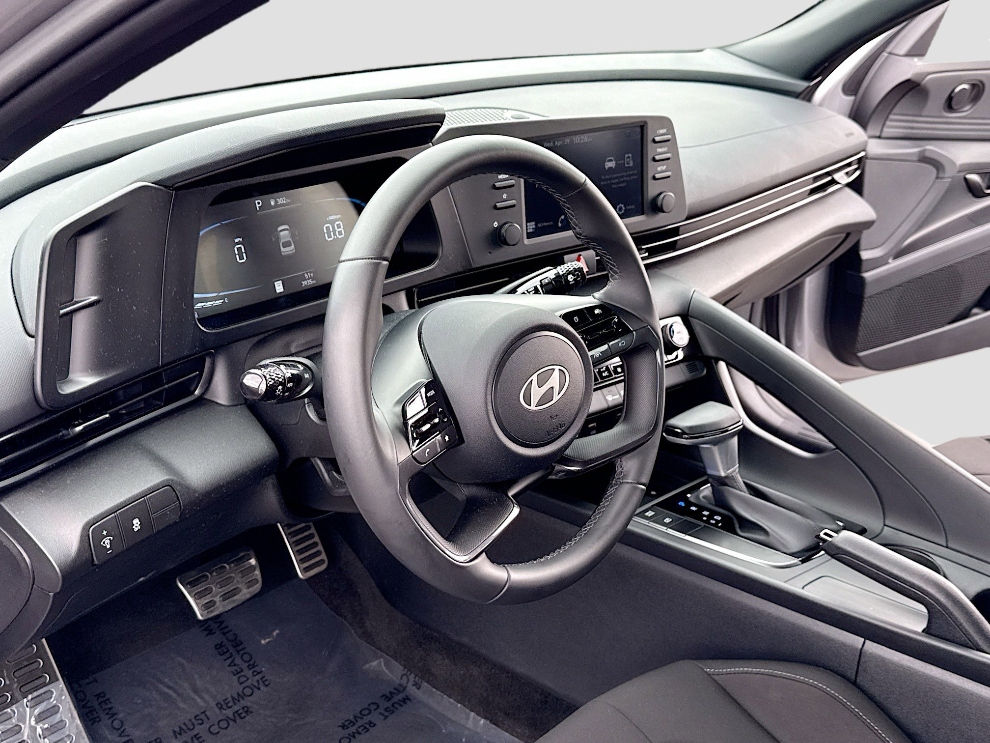 Certified 2025 Hyundai Elantra Sport FWD image 4