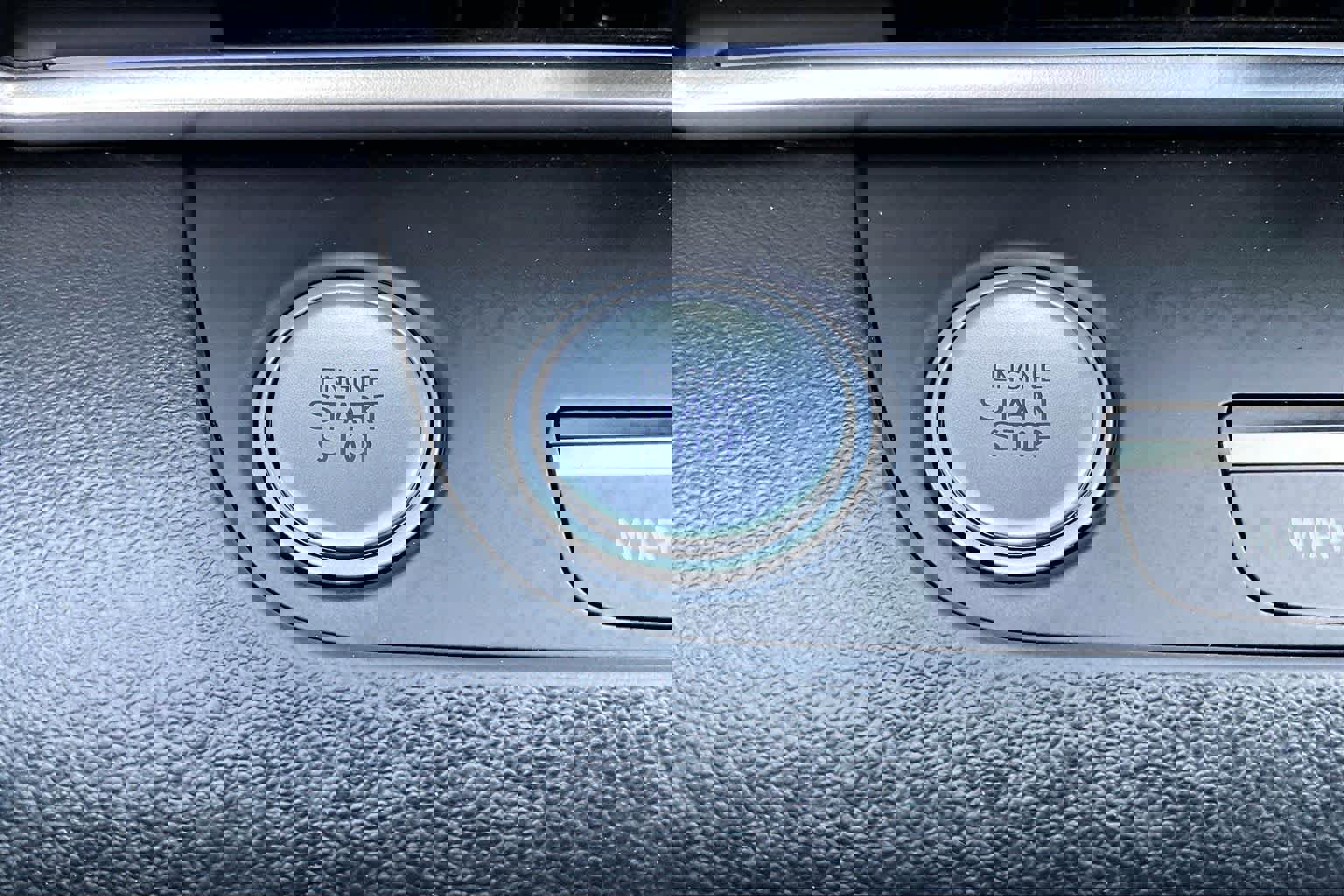 Certified 2025 Hyundai Elantra Limited FWD image 31