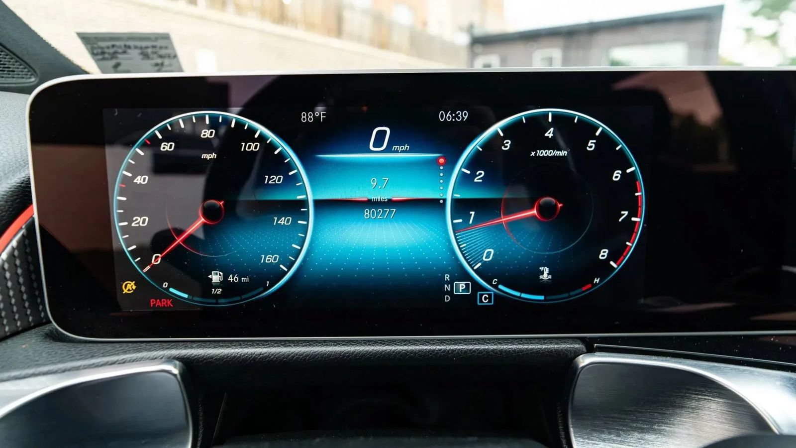 Used 2020 Mercedes-Benz GLB 250 4MATIC w/ Premium Package image 52