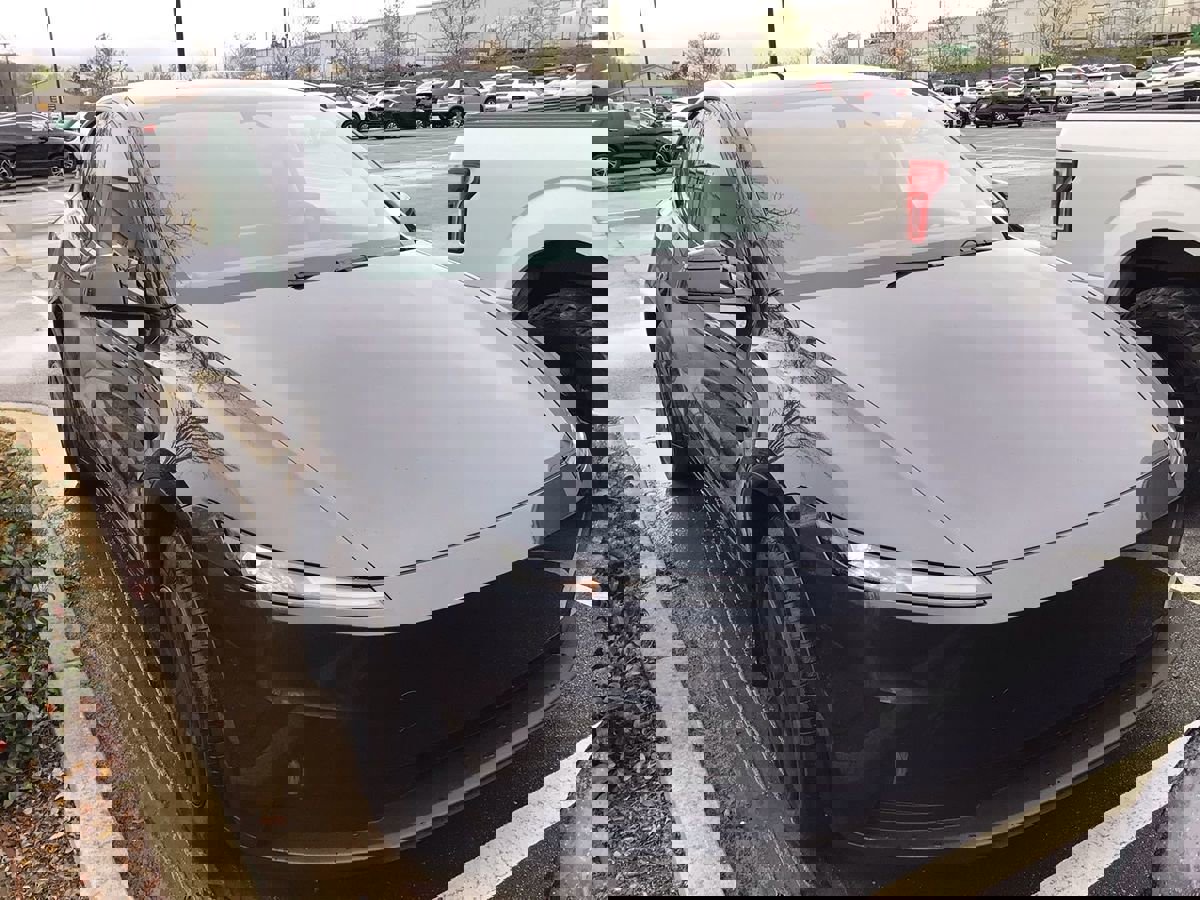 Used 2026 Tesla Model Y 2WD image 2