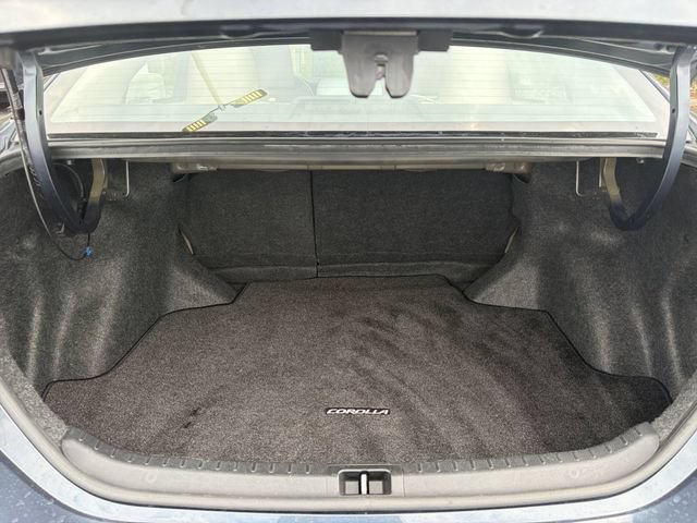 Used 2015 Toyota Corolla LE FWD image 30
