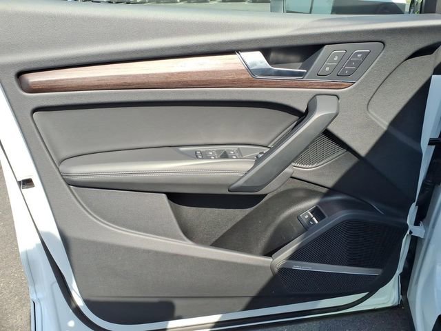 Used 2024 Audi Q5 e Premium Plus AWD/4WD image 25
