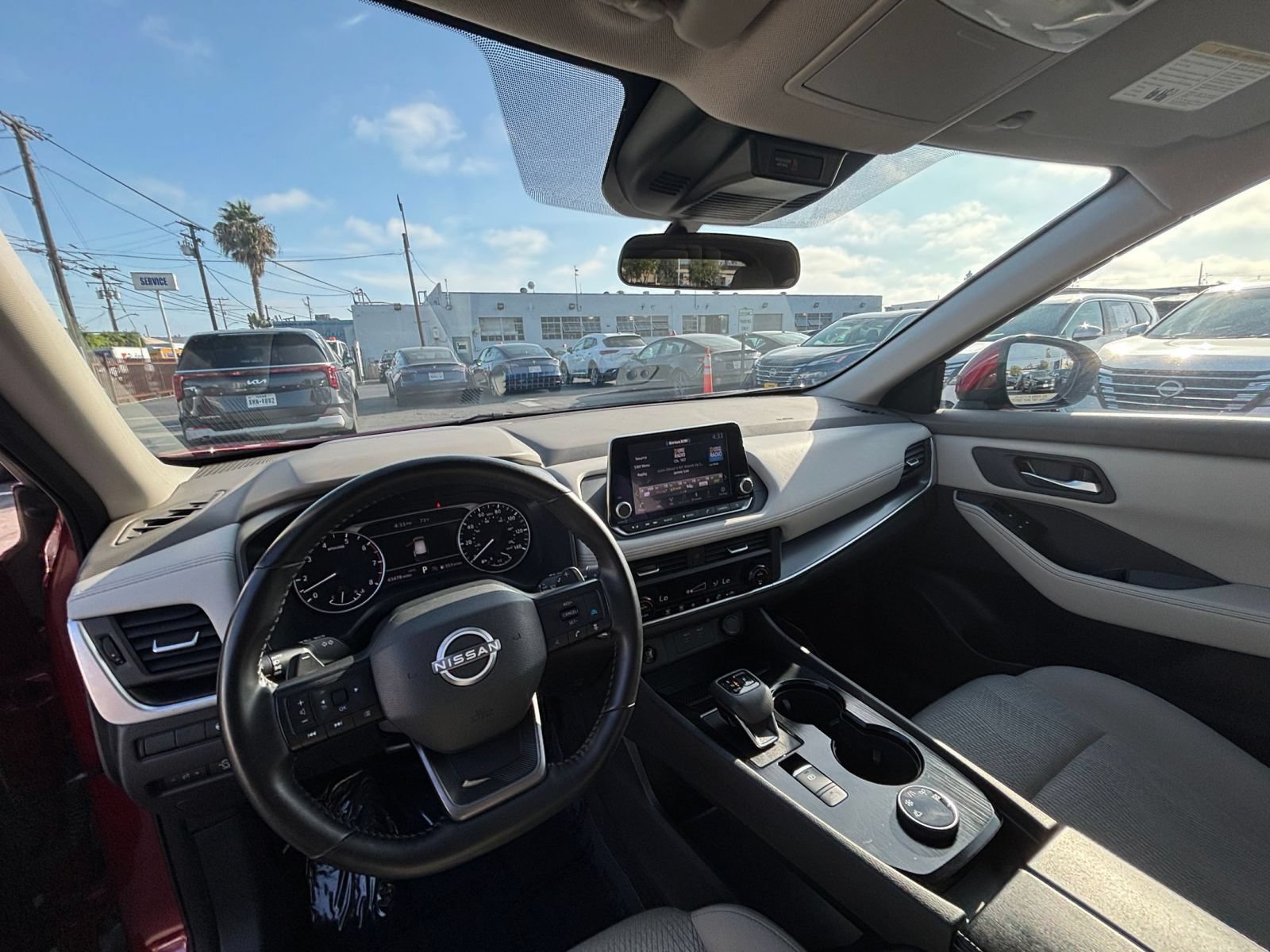Used 2025 Nissan Rogue SV AWD/4WD image 34